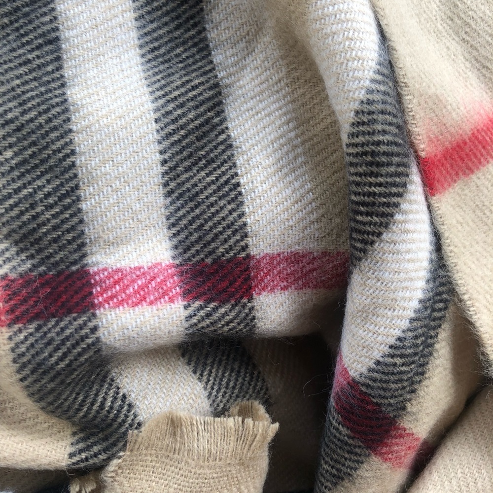 Long plaid scarf/shawl - Picture 7 of 8
